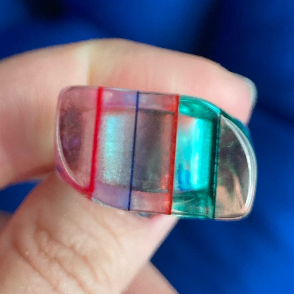 🌈✨ Vintage Retro Rainbow Lucite Ring 💍 Pride Statement 70s 90s sz 8.5